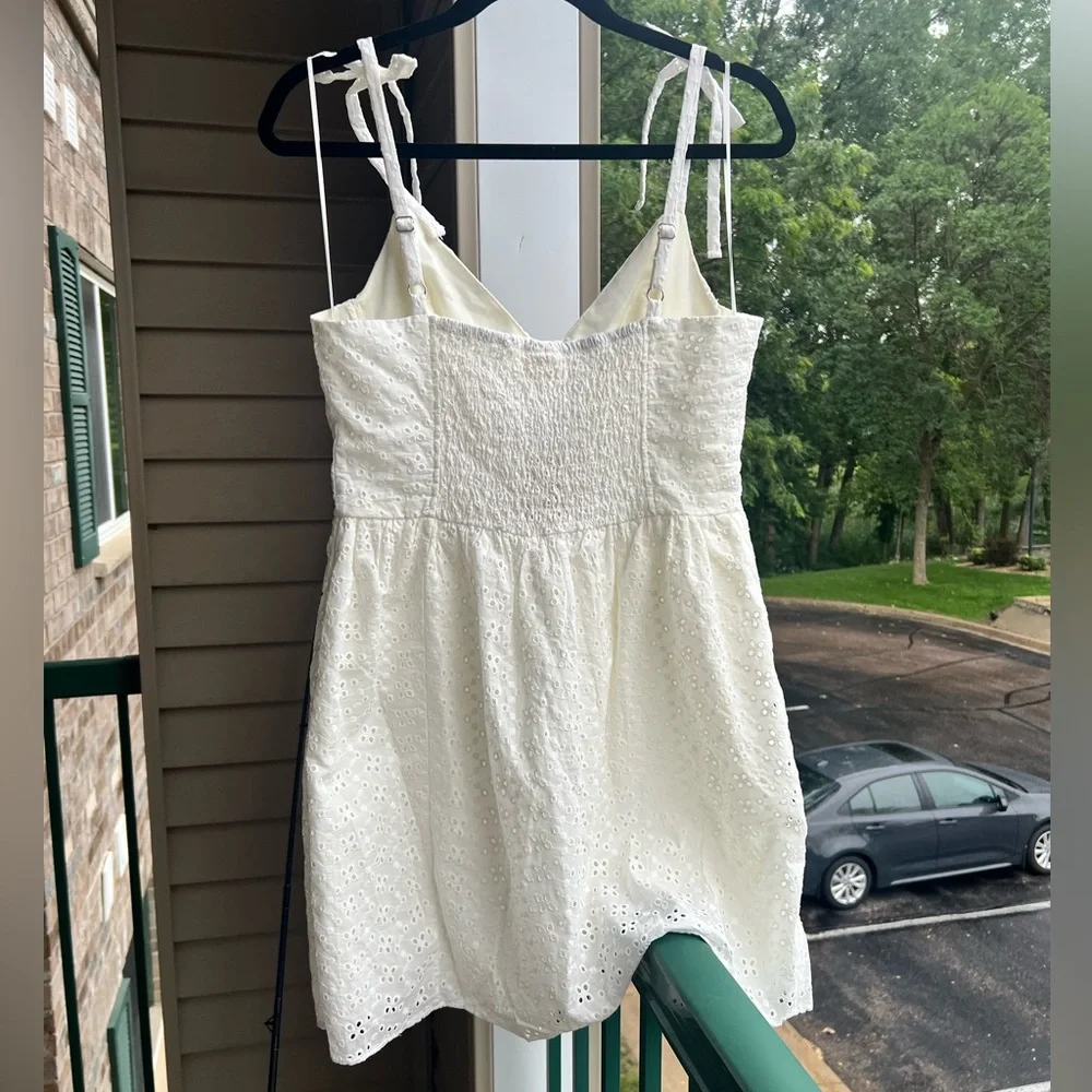 🆕SELF E Embroidered White Eyelet Tie-Strap Mini Dress Size L Cotton Summer - Picture 4 of 15